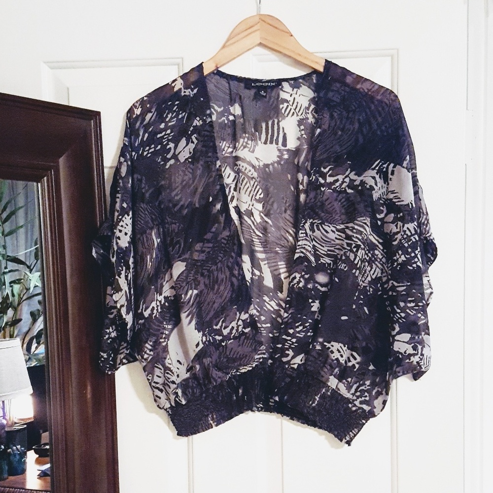 Sheer print blouse 💕